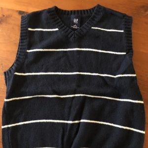 Boys sweater vest size 6
